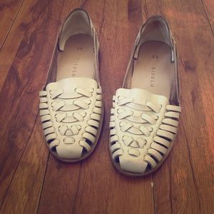 Nisolo Ecuador Huarache in Bone size 6.5